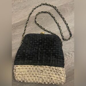 Maria de la Rosa Made in Italy 
Chic Black and Gold Woven Crossbody Bag